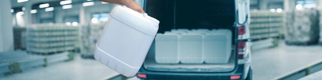 A Importância das Bombonas Plásticas no Armazenamento Seguro de Produtos Agropecuários